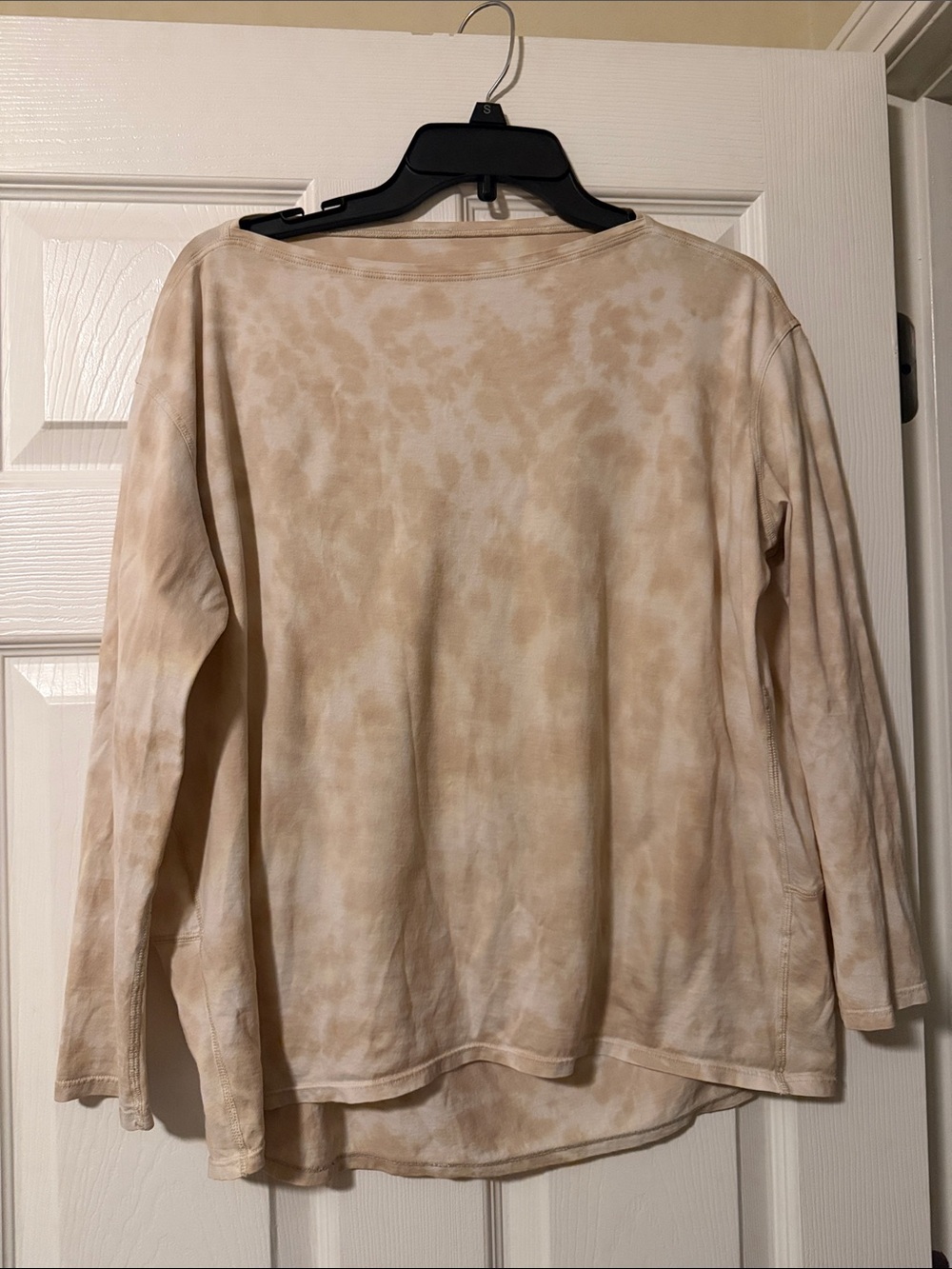 lululemon athletica Long Sleeve Tie-Dye Top in Beige and Cream